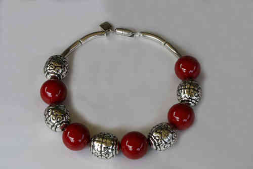 necklace with big red and silver pearls 30mm
